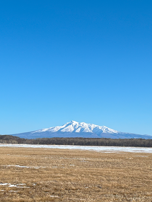 雪解けが進む中での斜里岳 2024年3月10日