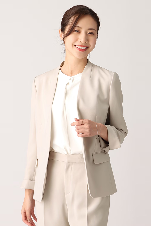 レディース シングル Vノーカラー ジャケット フロントホック ベージュ 洋服の青山