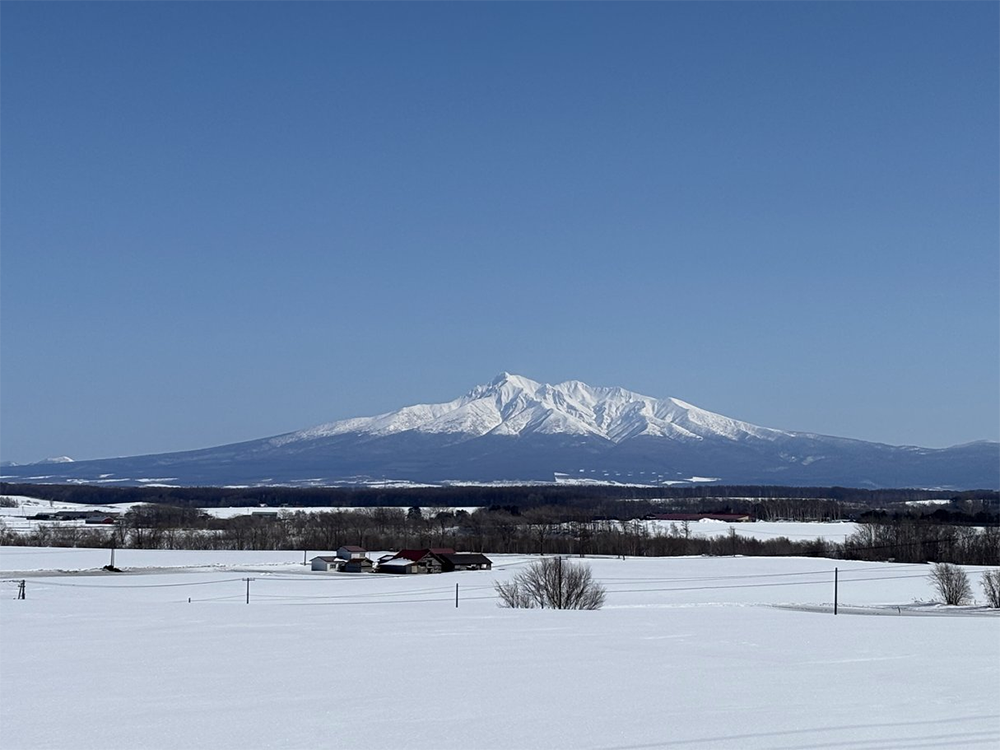 冬の斜里岳