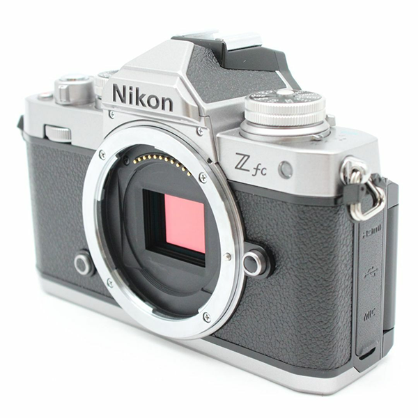 新品 カメラ ミラーレス一眼 ニコン Nikon Zfc ボディー シルバー
