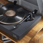◎レコード プレーヤー ベルトドライブ SPINNER BT JBL