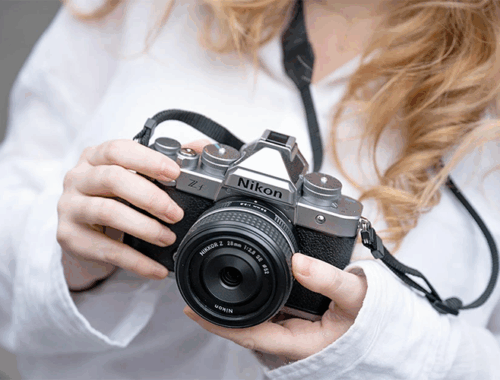新品 ミラーレス一眼カメラ Nikon ニコン Zf 40mm