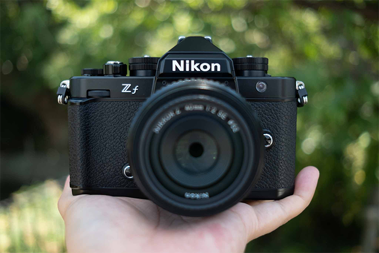 新品 ミラーレス一眼カメラ Nikon ニコン Zf 40mm