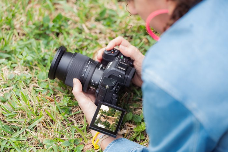 新品 ミラーレス一眼カメラ Nikon ニコン Z5II 24-200mm