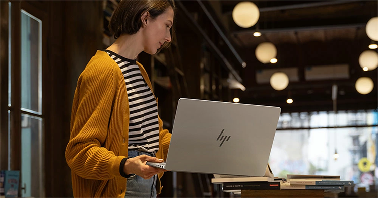 新品 ノートパソコン PC HP OmniBook7 14-fr Core Ultra5 225H メモリ 16GB SSD 512GB Wi-Fi7 Office H＆B 2024Windows11 14型